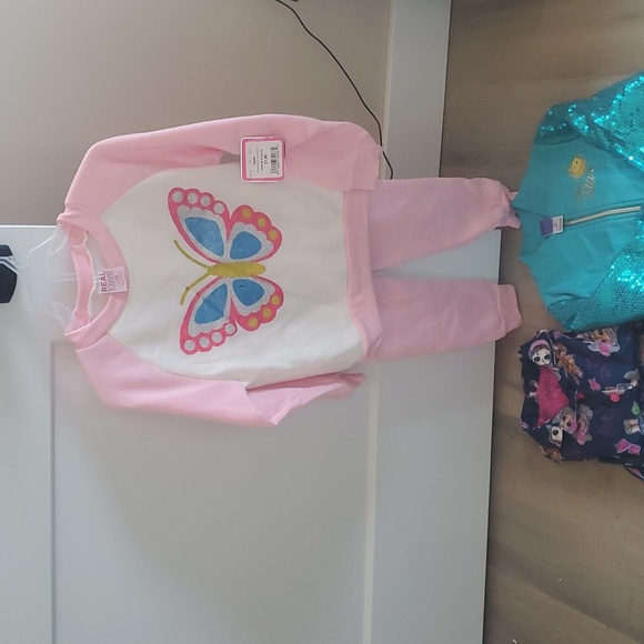 Girls size 6 mixed lot. Disney Wish jacket, LOL pajamas.. - Picture 2 of 9